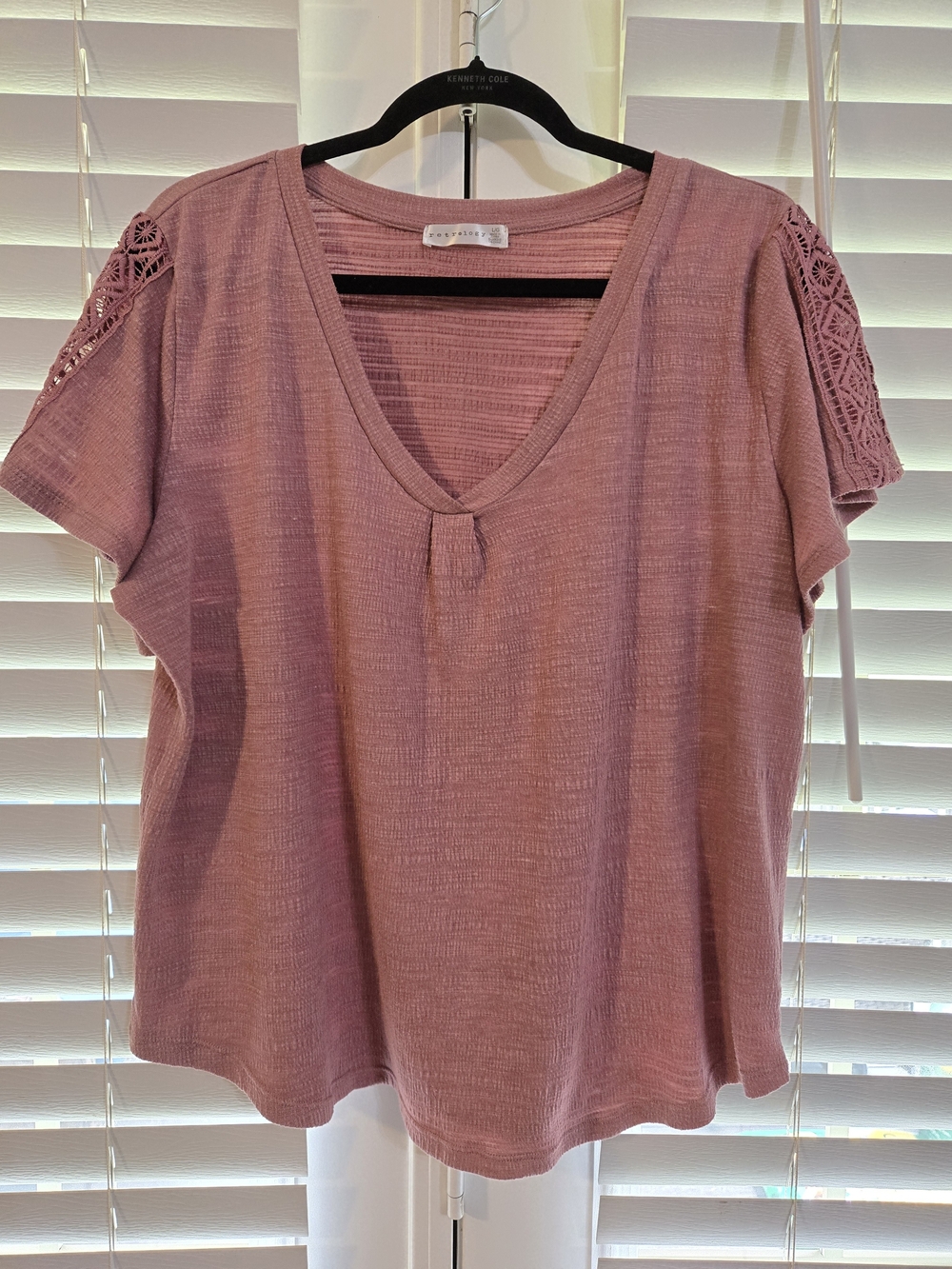 Retrology Crochet-Sleeve V-Neck Top - Dusty Rose Sz Large